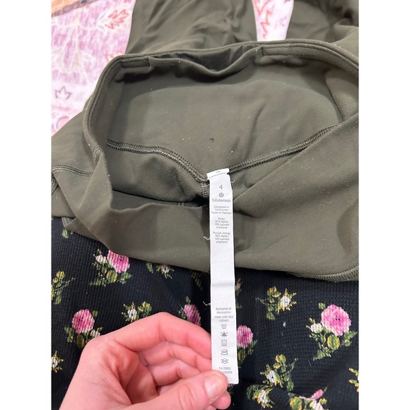 Lululemon Dark Olive Align Crop Jogger 23" Size 4 Athletic Workout - Picture 3 of 6